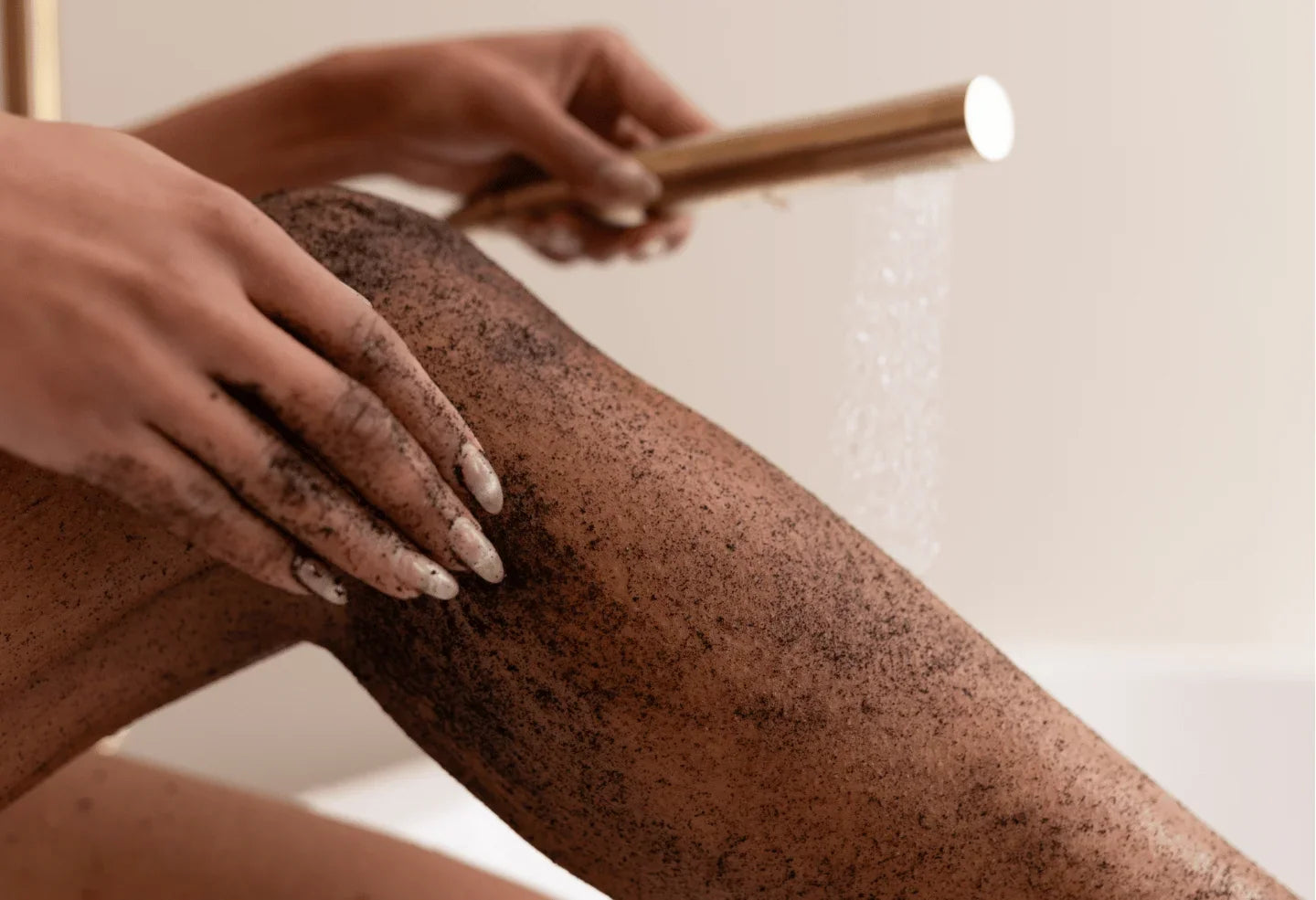 How to Use a Body Scrub: The Complete Guide to Gentle, Circular Exfoliation